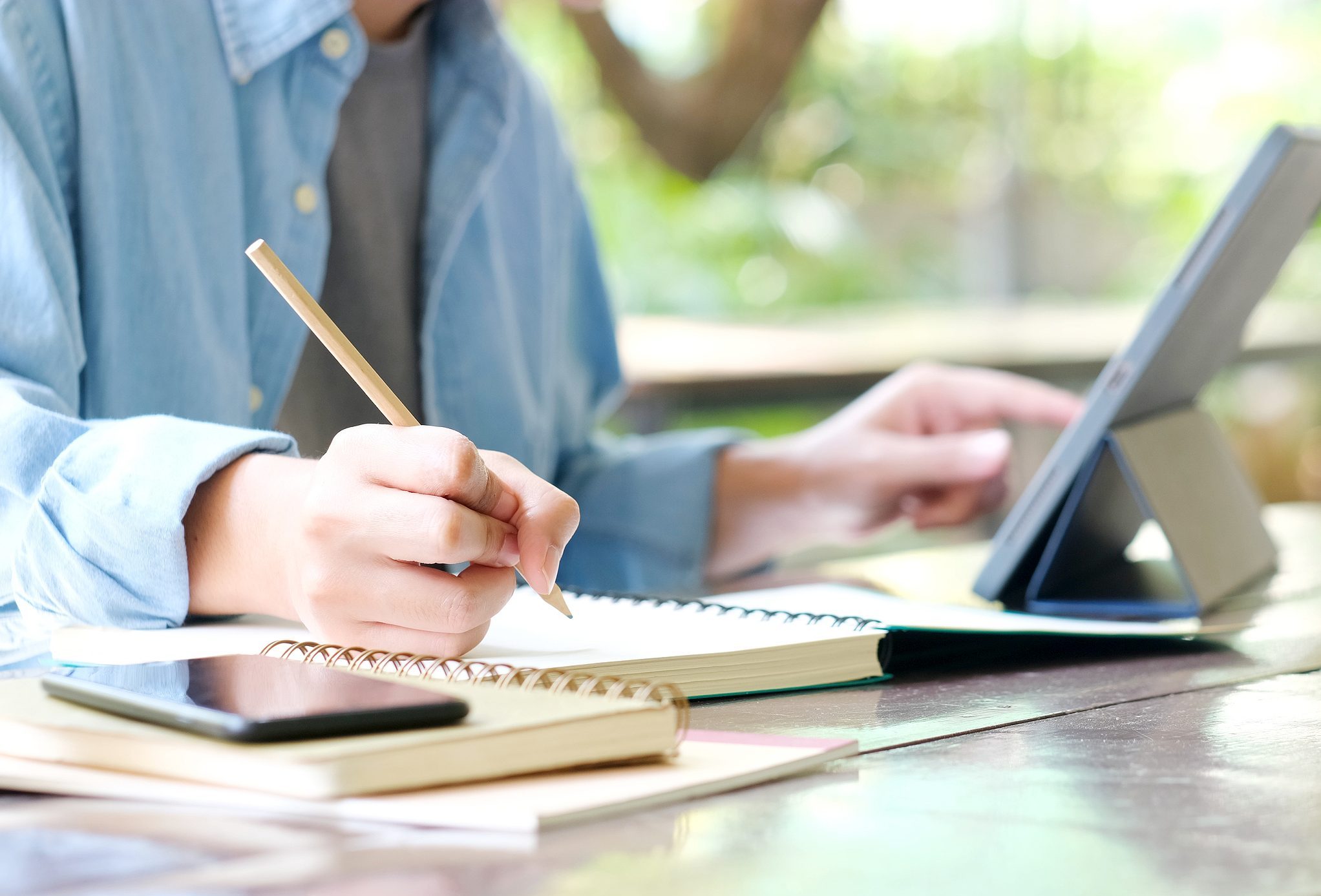 Junior doctor, planning for a consultant interview using digital tools, guides, and checklists.